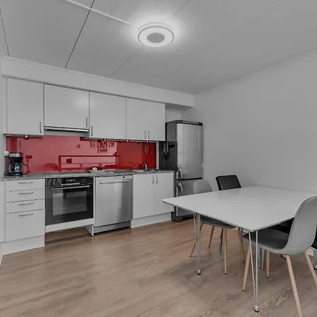 With Seaview, 公寓 *