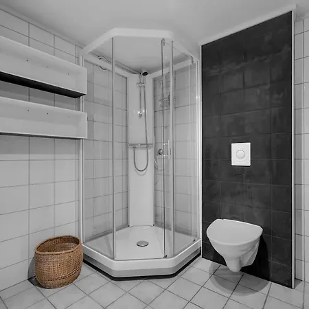 With Seaview, Apartament